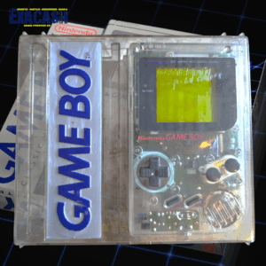 Game Boy Classic transparente dans sa boîte d'origine.